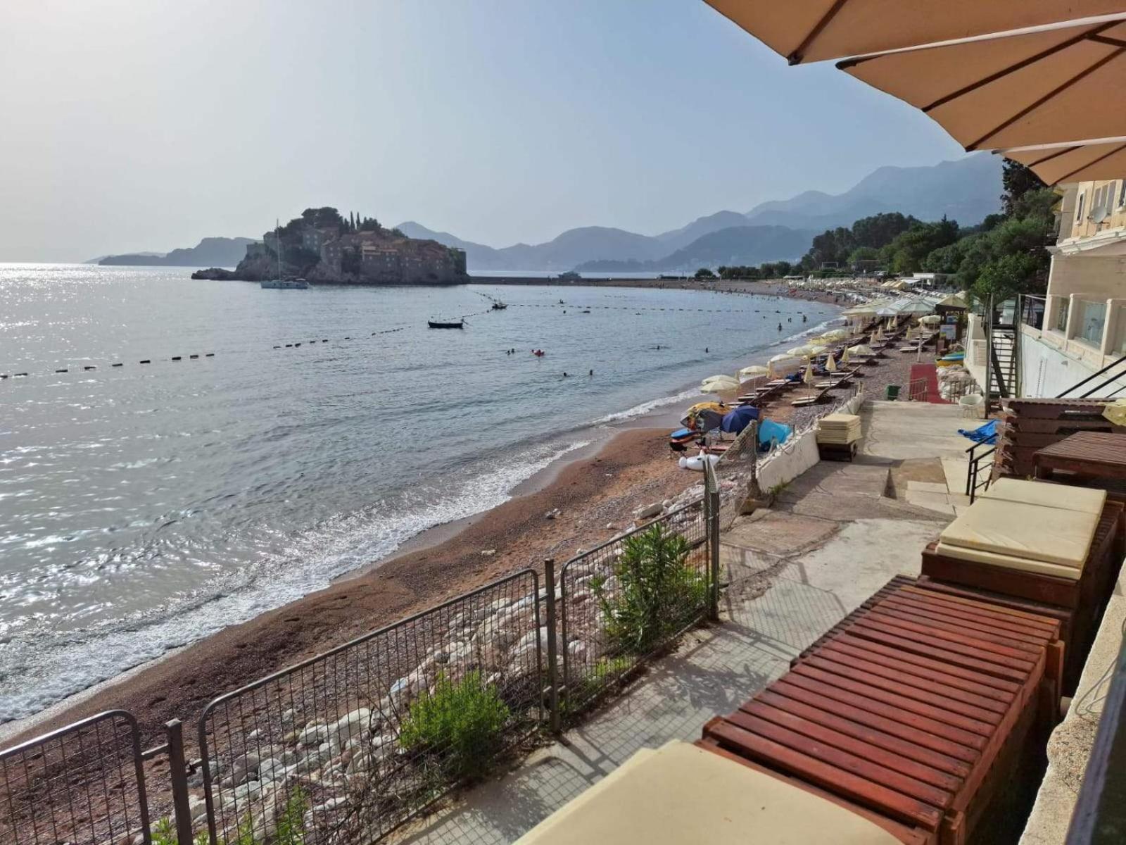 Montesan Luxury Apartment Beach Front Ilha Sveti Stefan Exterior foto
